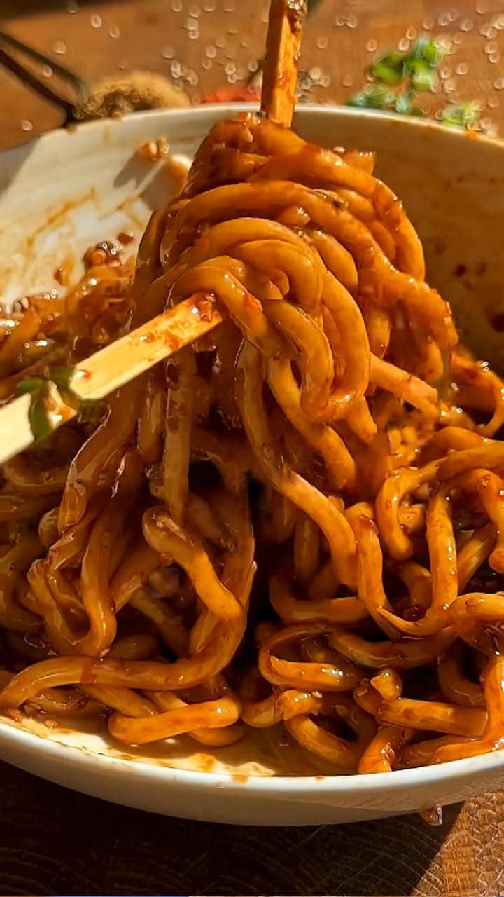 Easy chili garlic noodles with hot oil recipe