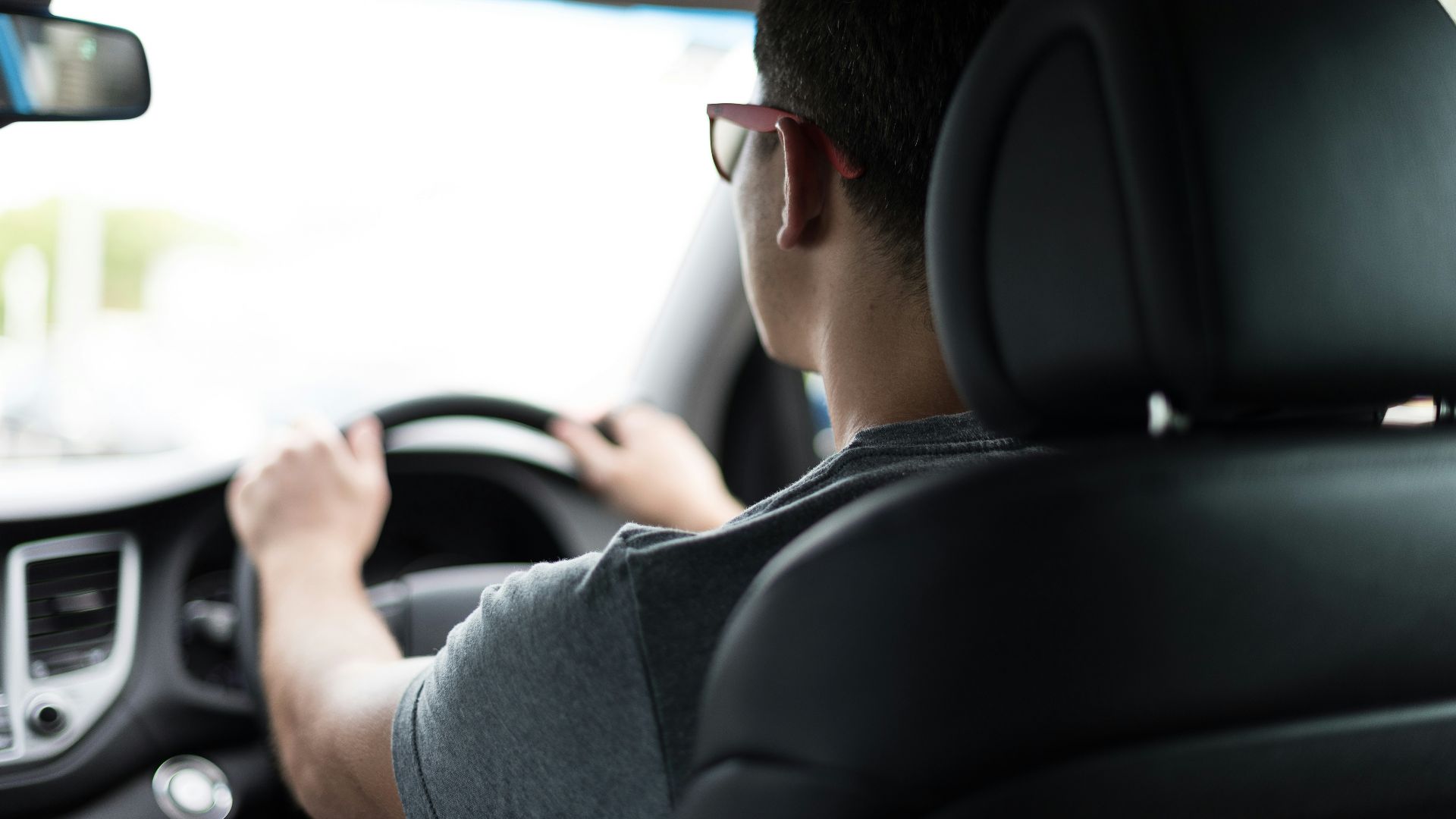 20 differences between driving in America vs. Europe