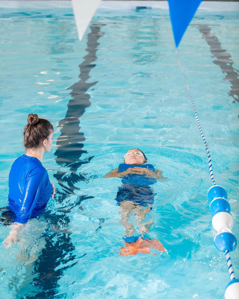 Can swimming lessons make your toddler fitter and smarter?