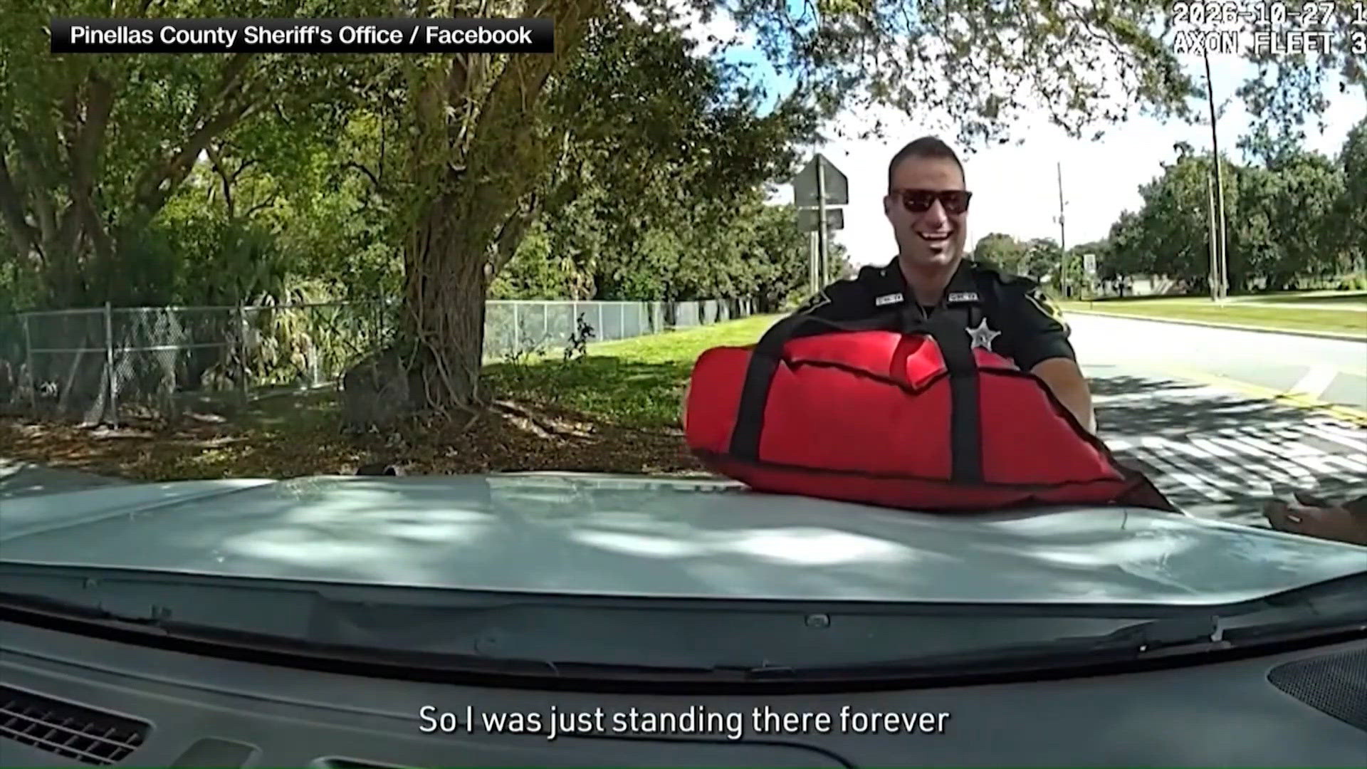 Florida deputies deliver pizza for driver in an accident