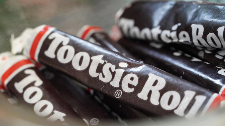 This simple 2-ingredient shot tastes like an old-school candy