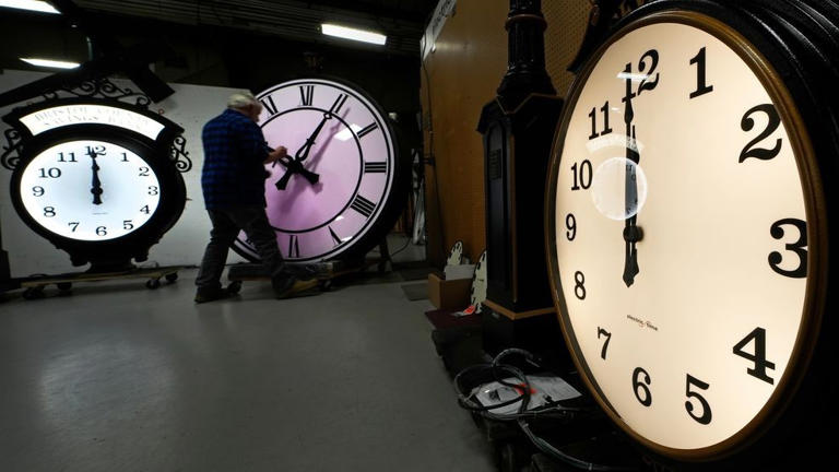 AAA warns Halloween, end of daylight saving time raise road risks in ...