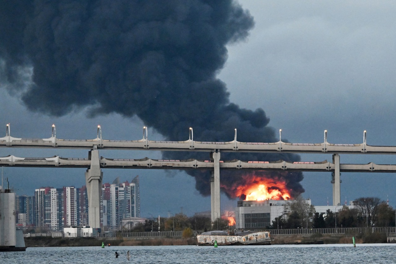 Ukraine pauses strikes on Russian refineries after pressure from US