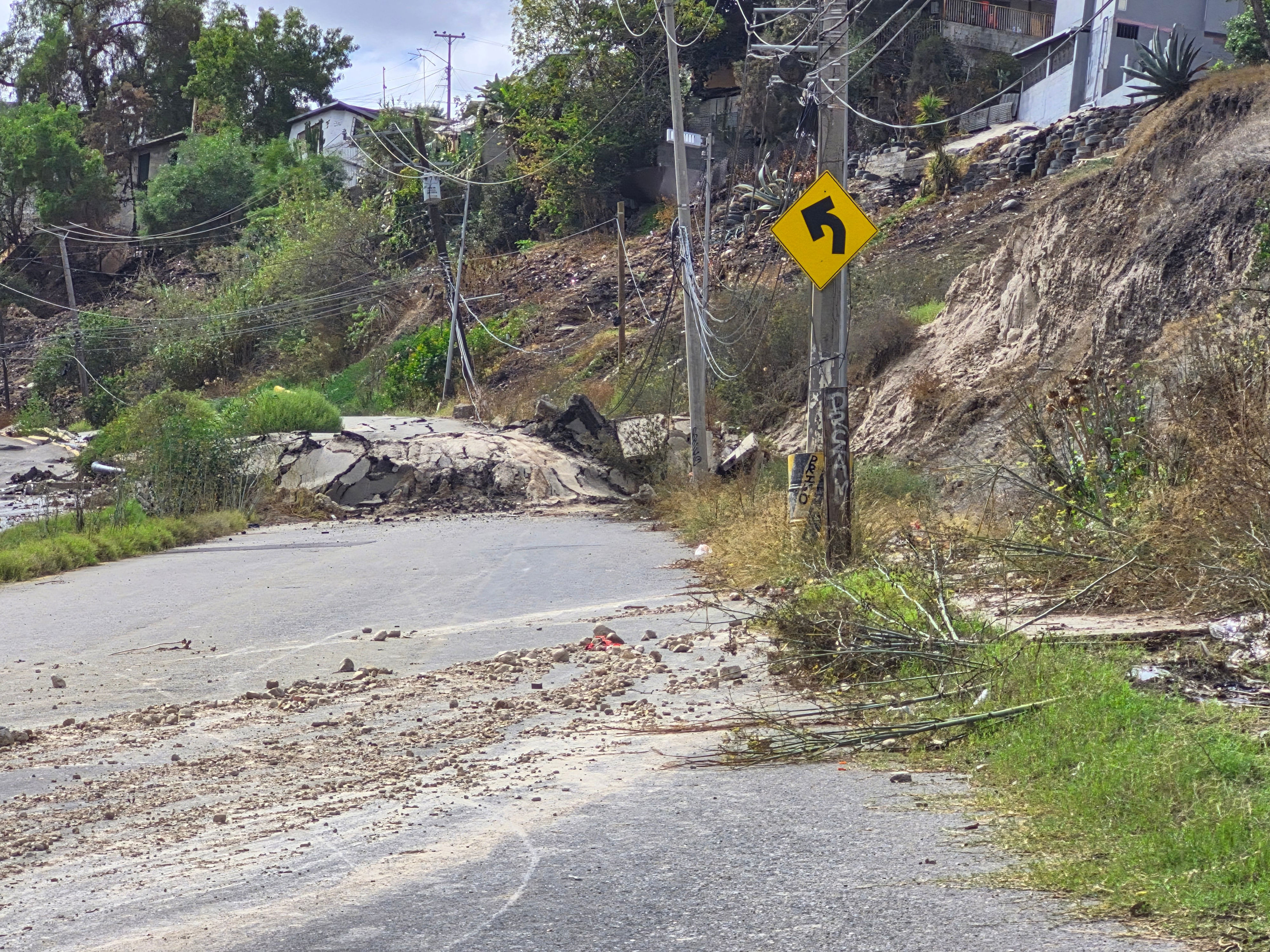 Vecinos de Sánchez Taboada buscan rehabilitar avenida por su cuenta