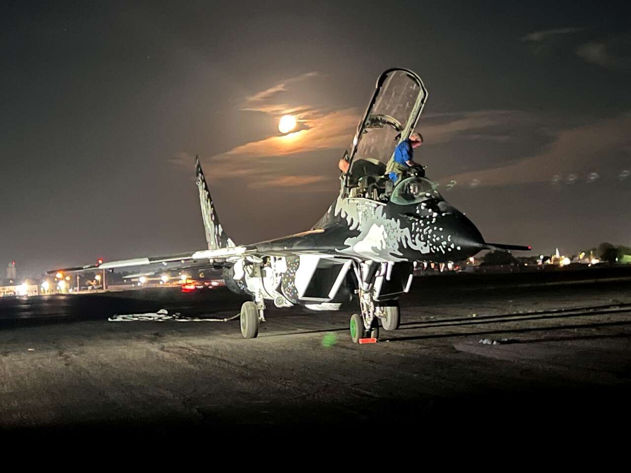 MiG-29 bound for Houston air show makes unexpected stop in Plainview