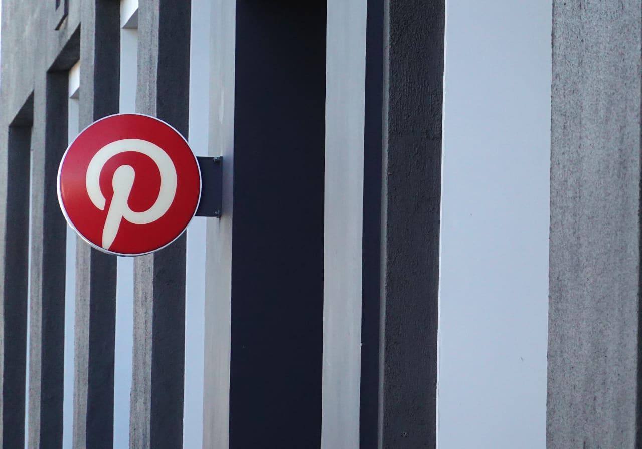 Pinterest stock sinks as signs point to slowing revenue growth