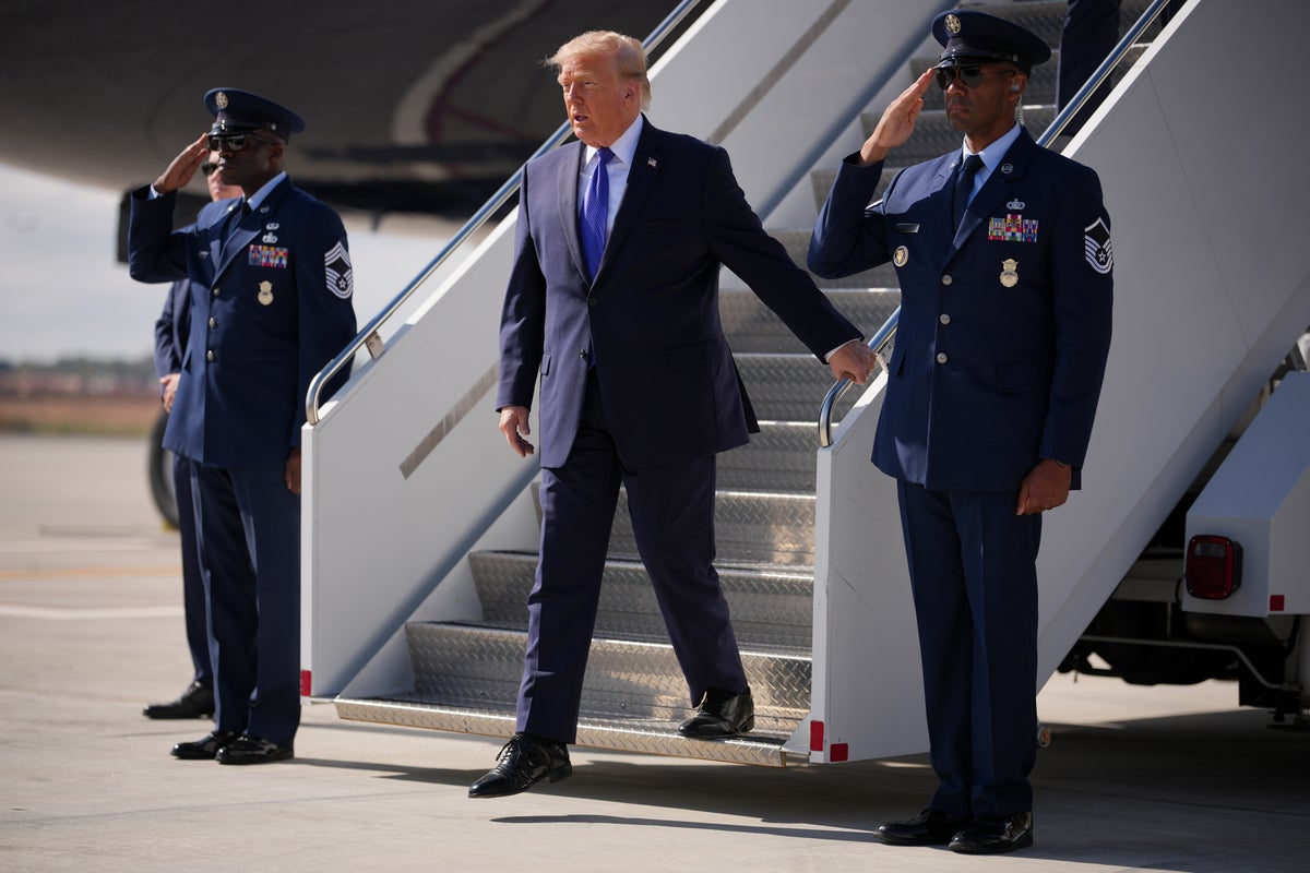 Trump starts off rally by commenting on another man’s looks: Live