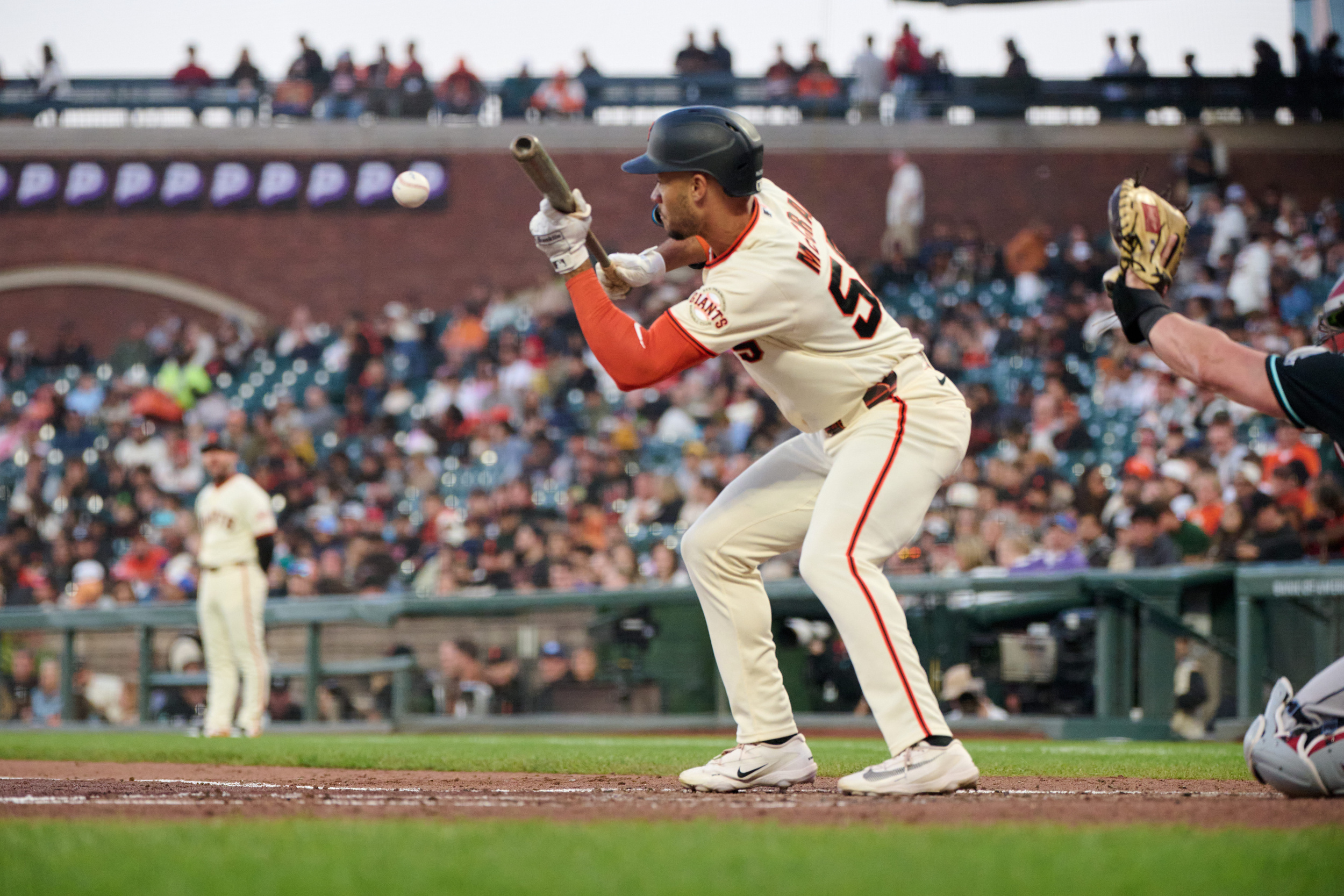 Mariners claim Grant McCray