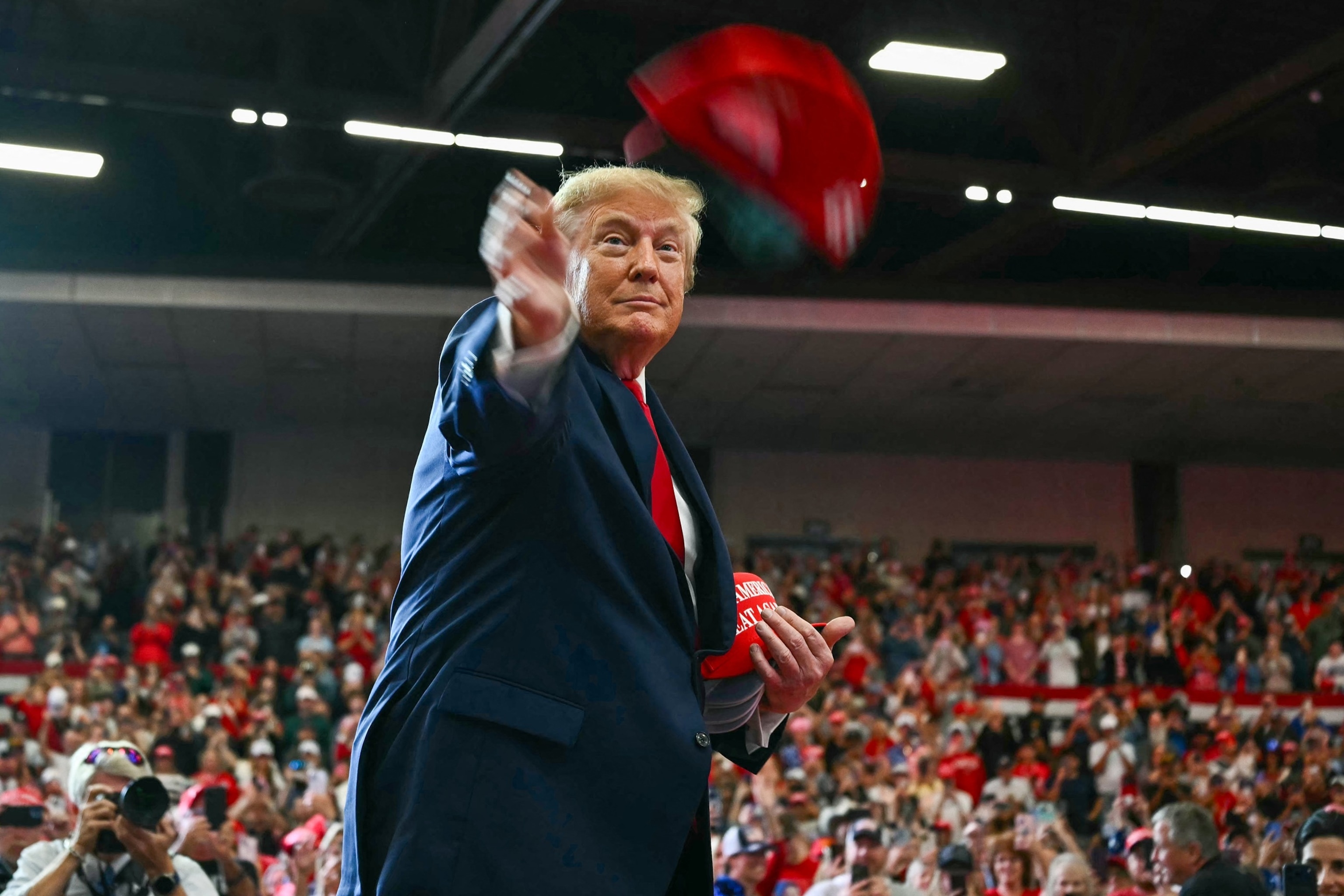 Midterm elections live updates: Trump's last in-person midterm rally to ...