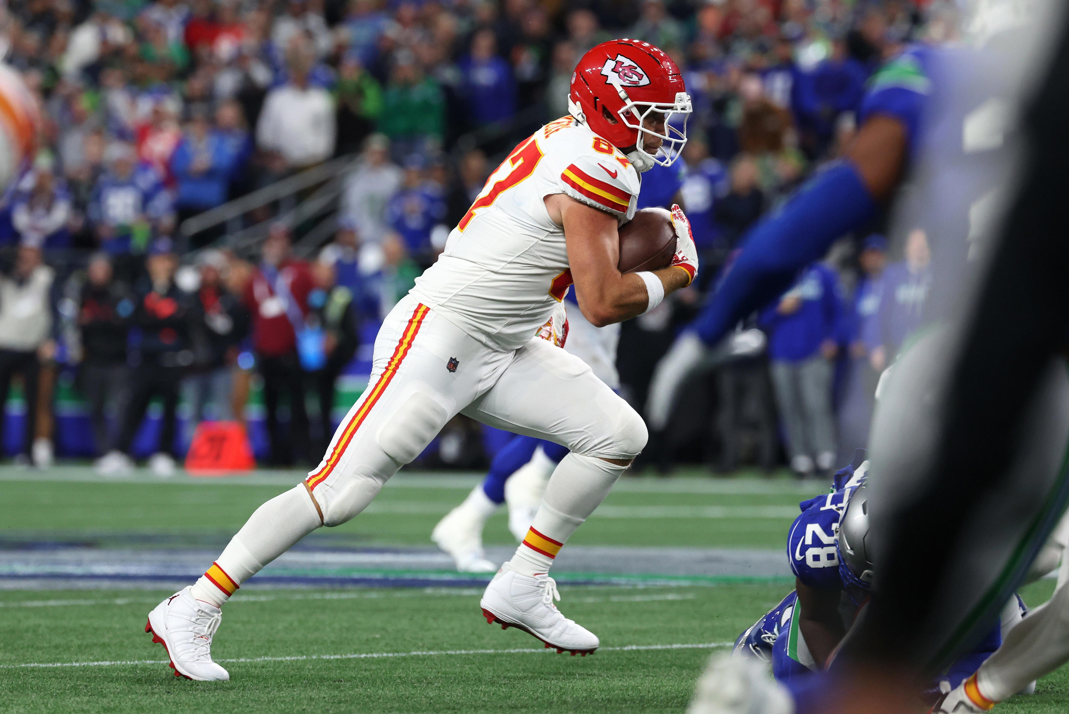 Travis Kelce limited during Thursday's practice