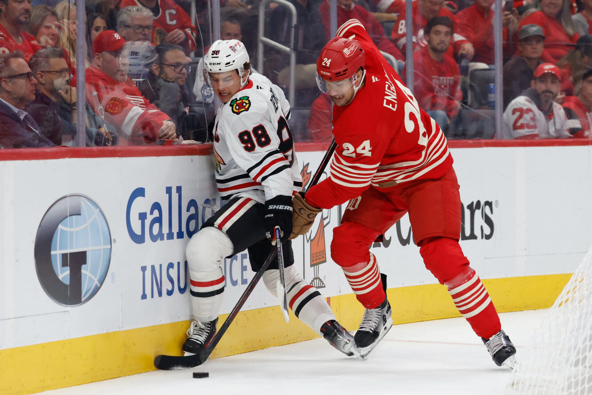 Blackhawks coach sounds off after Chicago takes a step backward in loss ...