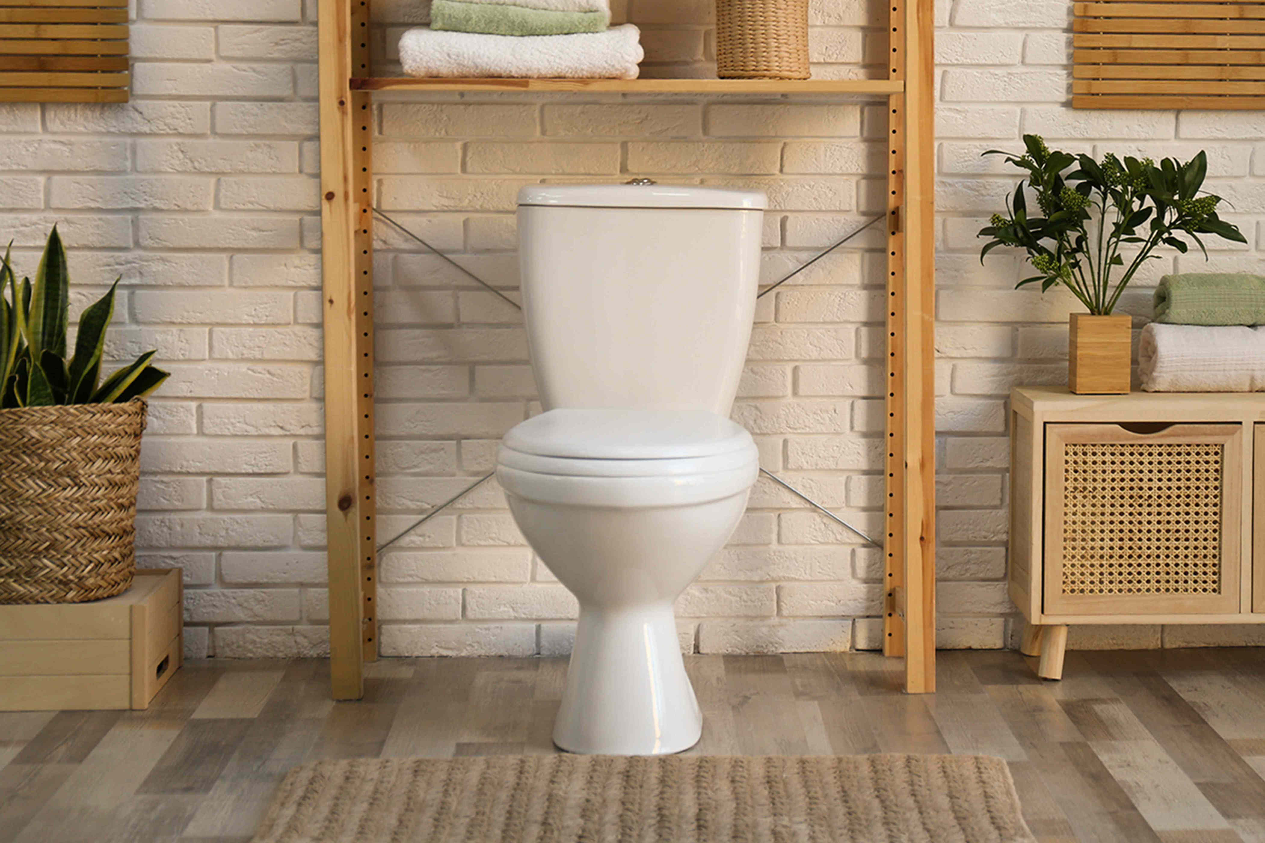 This $5 5-minute cleaning hack erased years of hard water stains from ...