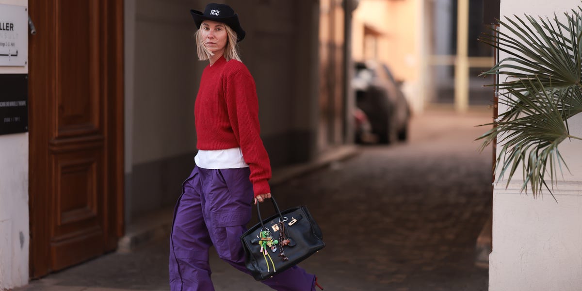 Red and purple shouldn’t work, but it’s the chicest color combo of the ...