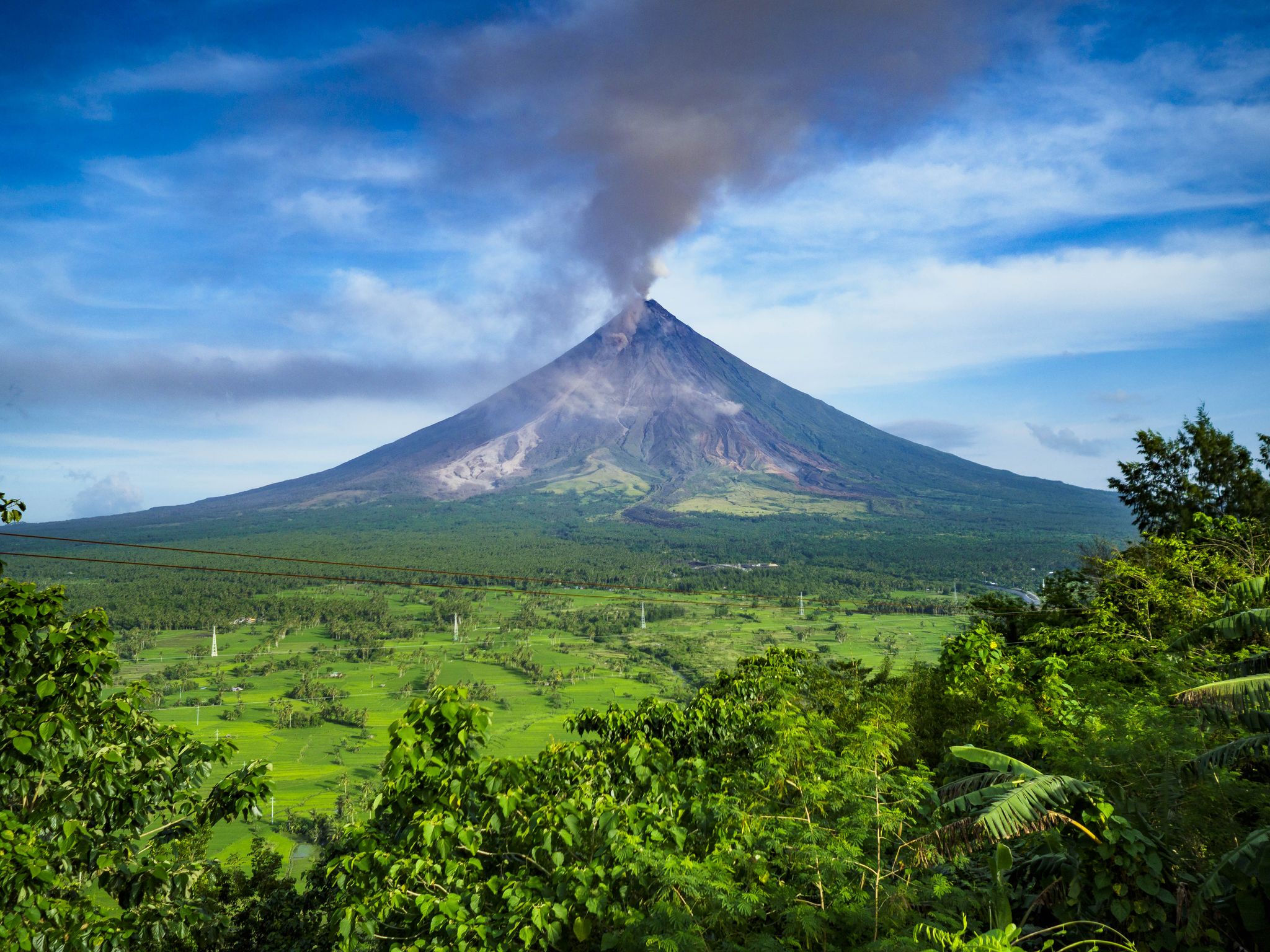 Philippines raises alert level after Mayon volcano erupts