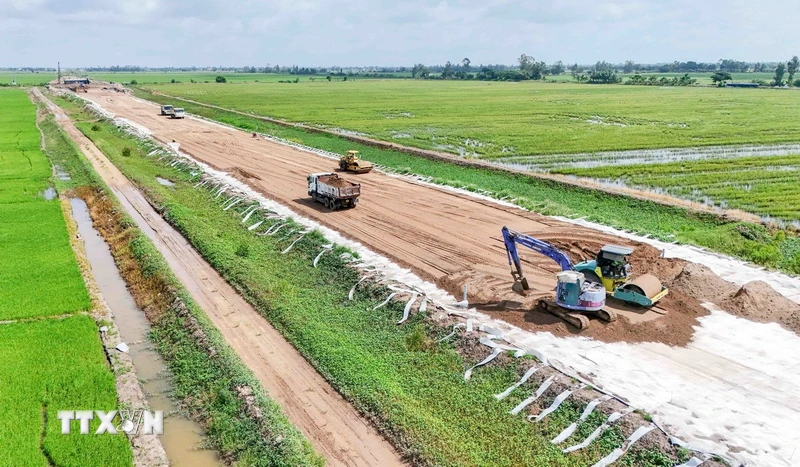 Vướng mặt bằng cản trở tiến độ hai cầu trọng điểm ở Cần Thơ
