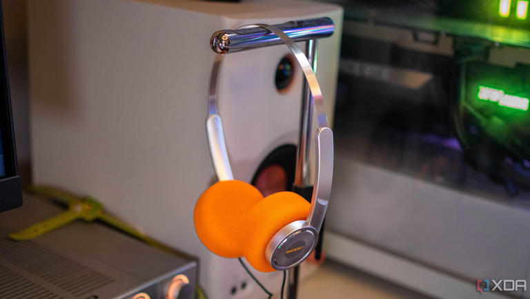 I bought a $20 retro headset, and it took me straight back to the '90s