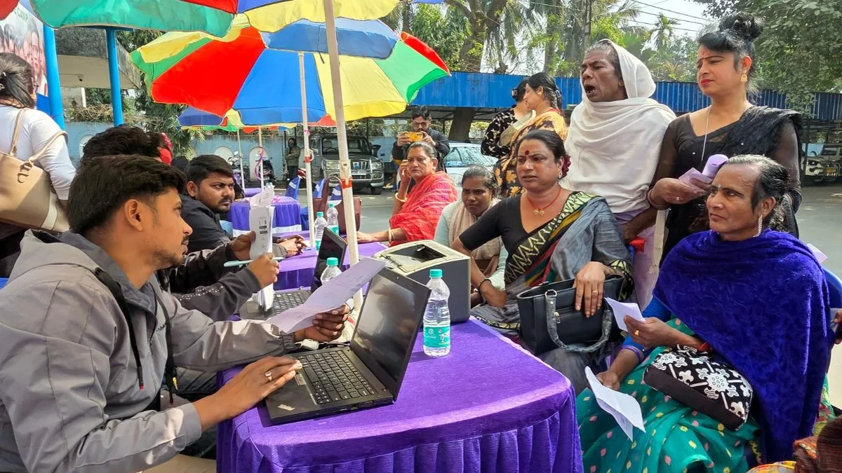 Haven't surrendered Swasthya Sathi, Ayushman cards yet? Bengal extends ...