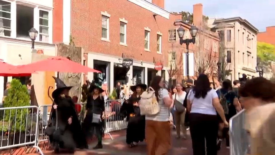 Salem expecting especially large crowds for Halloween night