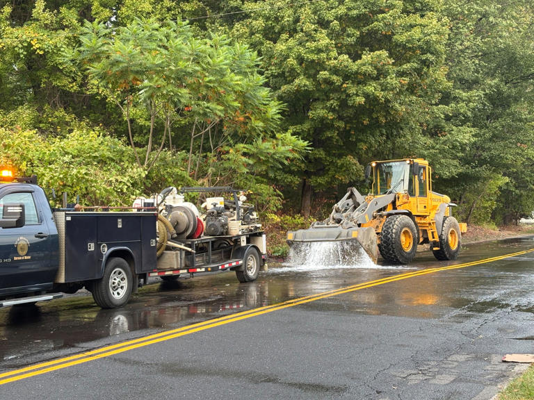 Waterbury water main break affects a dozen homes, elementary school