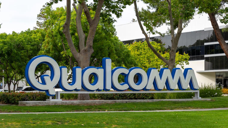 Qualcomm is teaming up with Anduril to produce US.-made laptops. Don’t ...