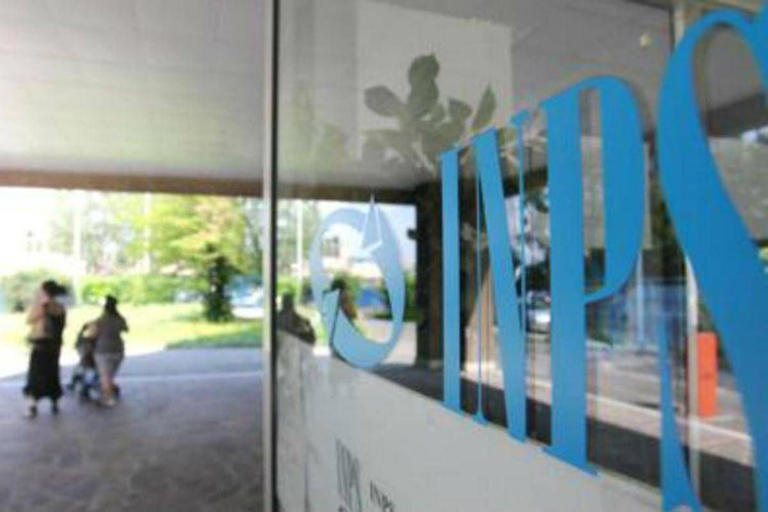 Pensioni, sistema rivalutazioni cambia con Manovra 2027: si torna a 6 scaglioni