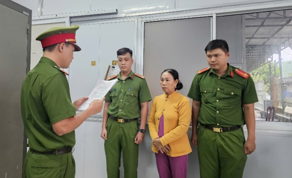 Lái tàu biển vượt sà lan, gây tai nạn khiến người chạy vỏ lãi ngược chiều tử vong