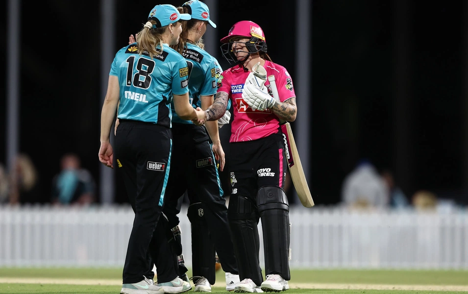 Coyte's final-ball heroics give Sixers opening win