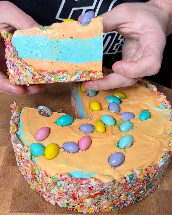 Fun and colorful ice cream cheesecake 😋