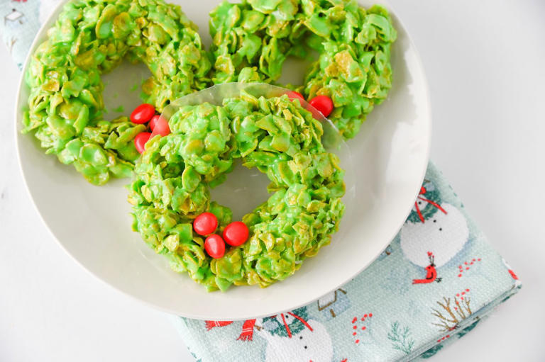 Cornflake wreaths