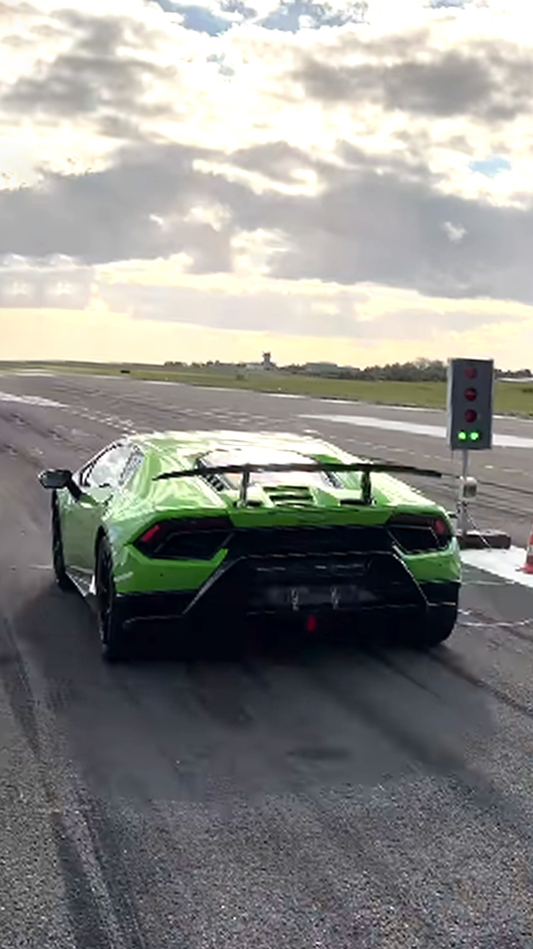 How fast is a 1400 HP Lamborghini Huracan on the drag strip?