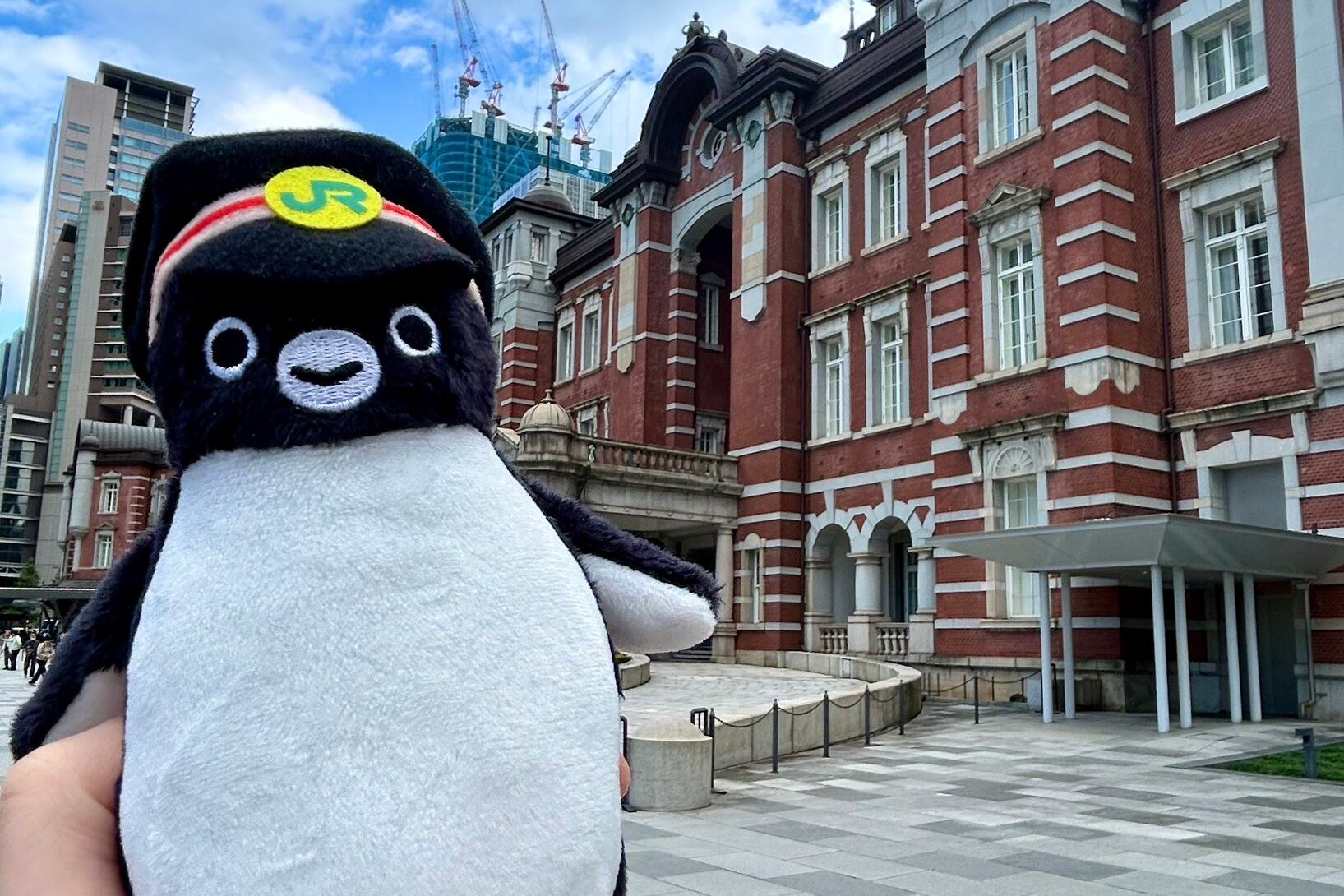 Suica penguin's retirement sparks frenzy in Japan