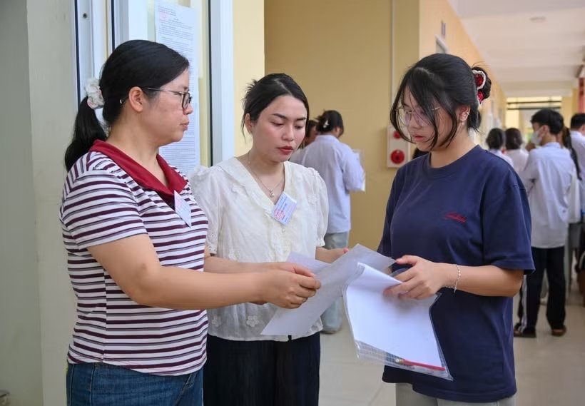 Bộ GD&ĐT yêu cầu điều chỉnh quy định thu học phí đại học, không gây áp lực tài chính cho sinh viên