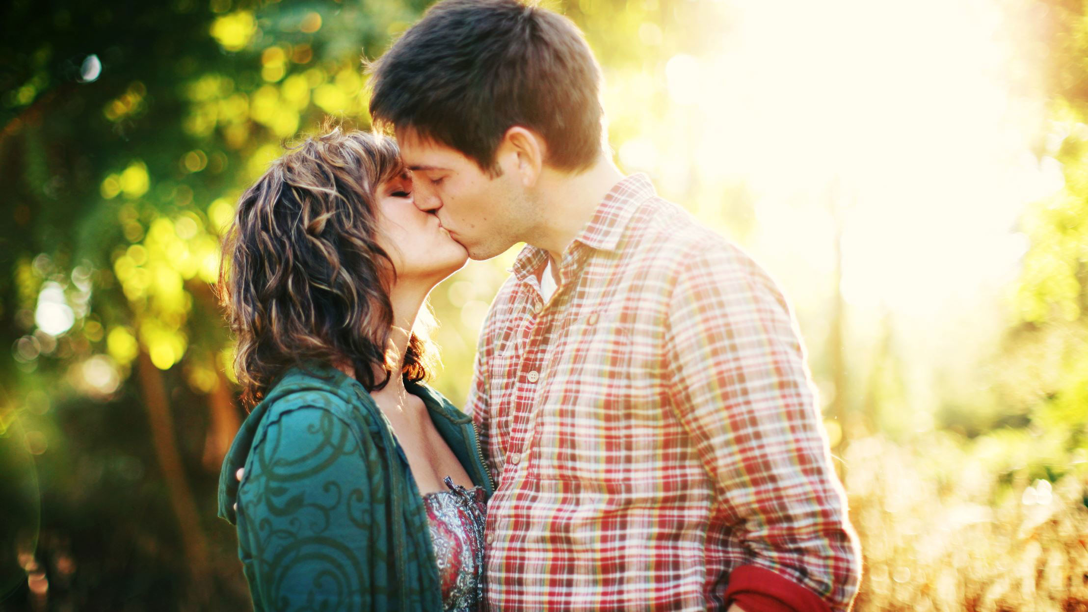 20 Things You Never Knew About Kissing 20 Things You Never Knew About Kissing
