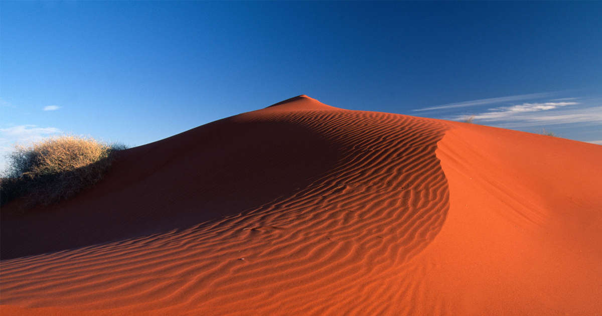 静寂に包まれた神秘的な絶景 世界の砂漠30選