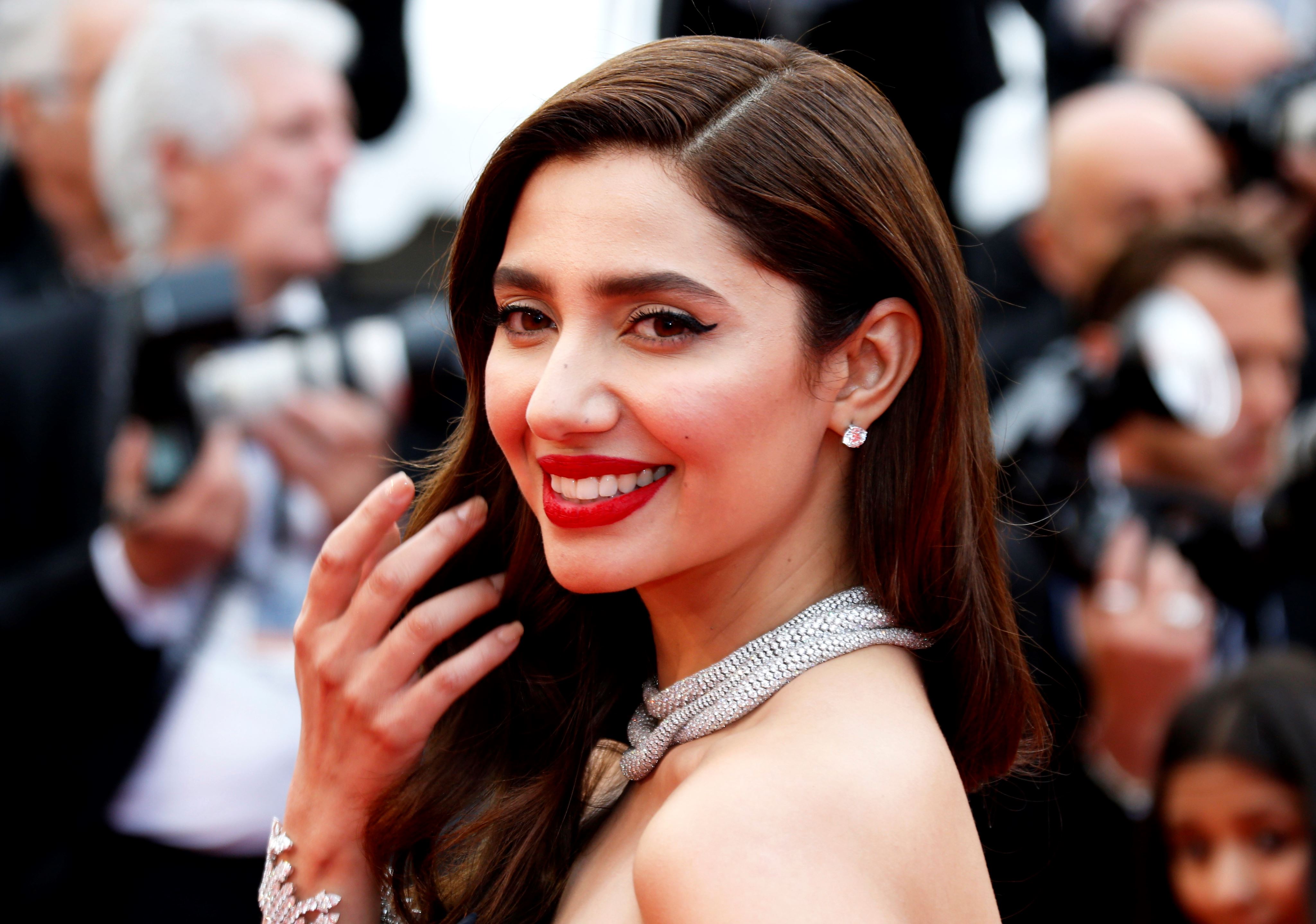 Mahira Khan Shares Unseen Dance Video From Behind The Scenes Of