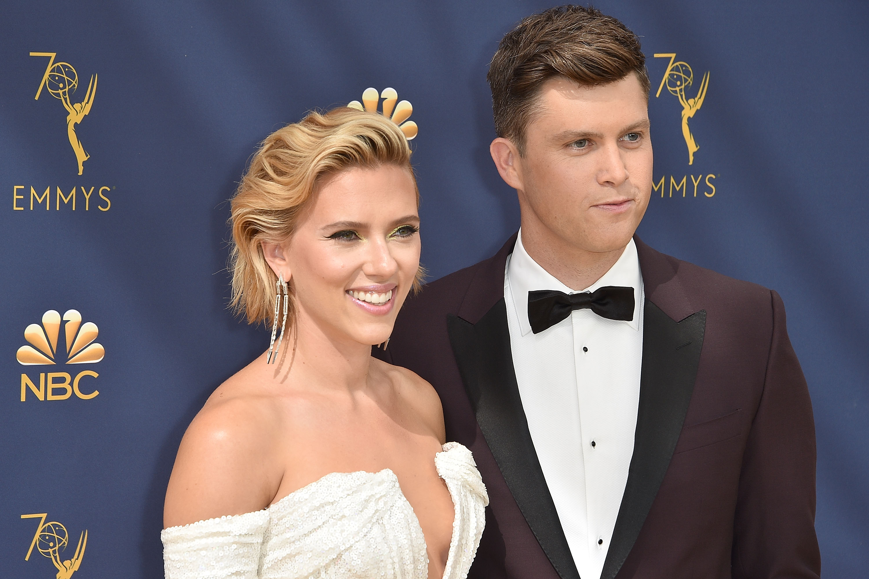 LOS ANGELES, CA - SEPTEMBER 17:  Scarlett Johansson and Colin Jost attend the 70th Emmy Awards - Arrivals at Microsoft Theater on September 17, 2018 in Los Angeles, California.  (Photo by David Crotty/Patrick McMullan via Getty Images)