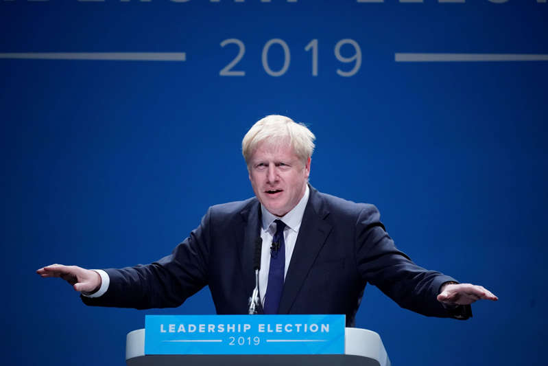 曼彻斯特，英格兰 -  6月29日：鲍里斯约翰逊在2019年6月29日在曼彻斯特，英国曼彻斯特中央会议中心致电观众。 鲍里斯·约翰逊和杰里米·亨特是最后两名国会议员，他们取代特里萨·梅作为保守党领袖。 获胜者将于2019年7月23日宣布，并将担任英国和北爱尔兰总理一职。 （摄影：Christopher Furlong / Getty Images）