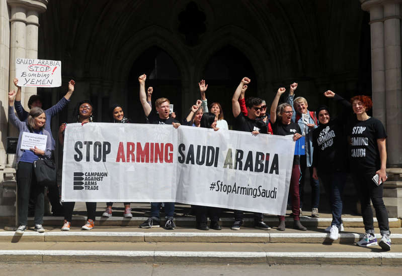 在英国伦敦，英国，2019年6月20日英国政府决定向沙特阿拉伯颁发武器出口许可证后，示威者在法庭案件中判决有关法院判决英国政府决定授予武器出口许可证的案件后，示威者在上诉法院以外作出反应。 /西蒙道森