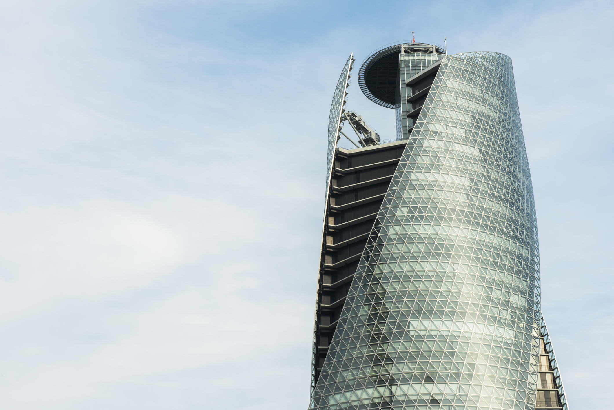 グニャリとひねった世界最高層 ねじれタワー 10選