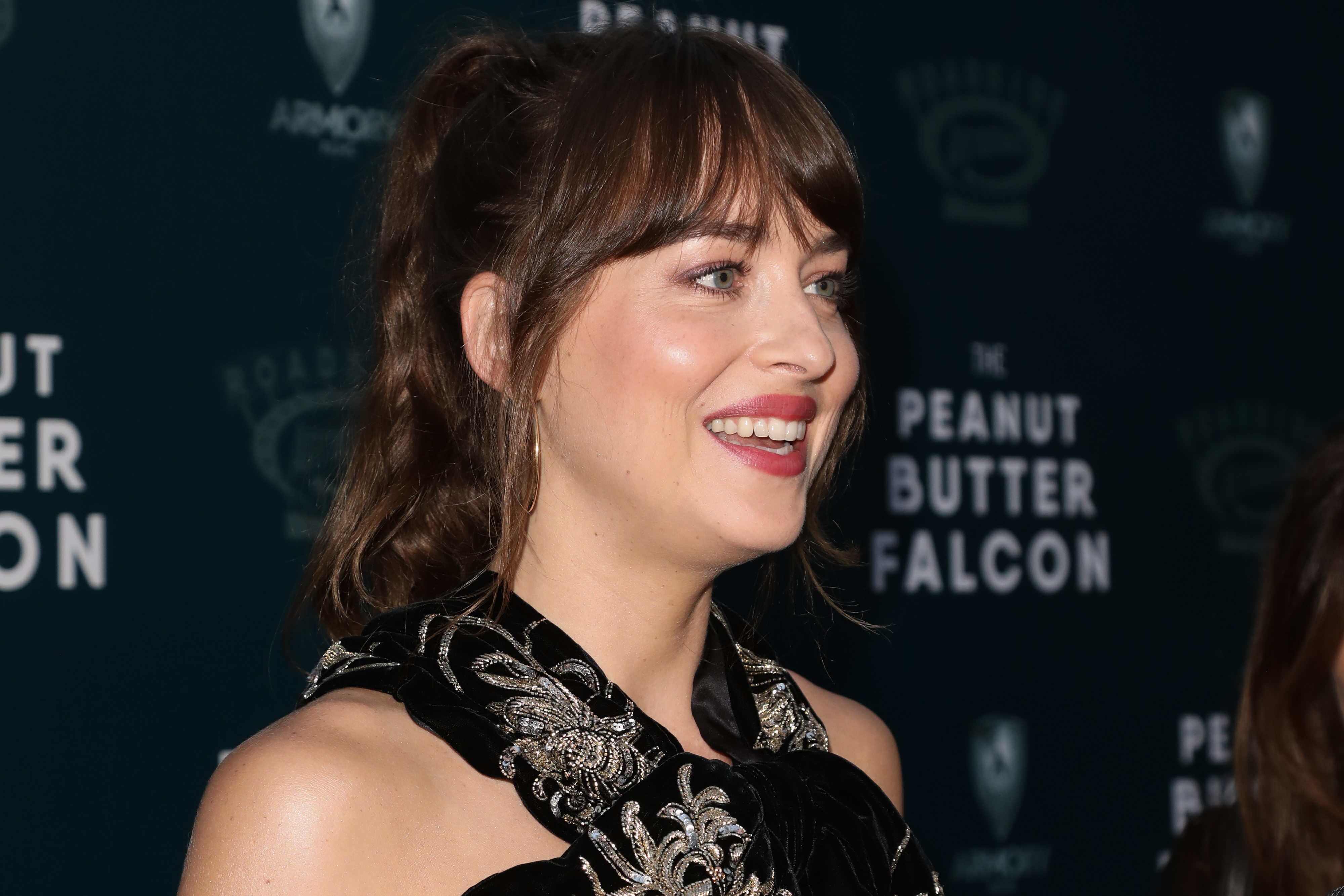 Twitter Mourns Dakota Johnson S Front Tooth Gap
