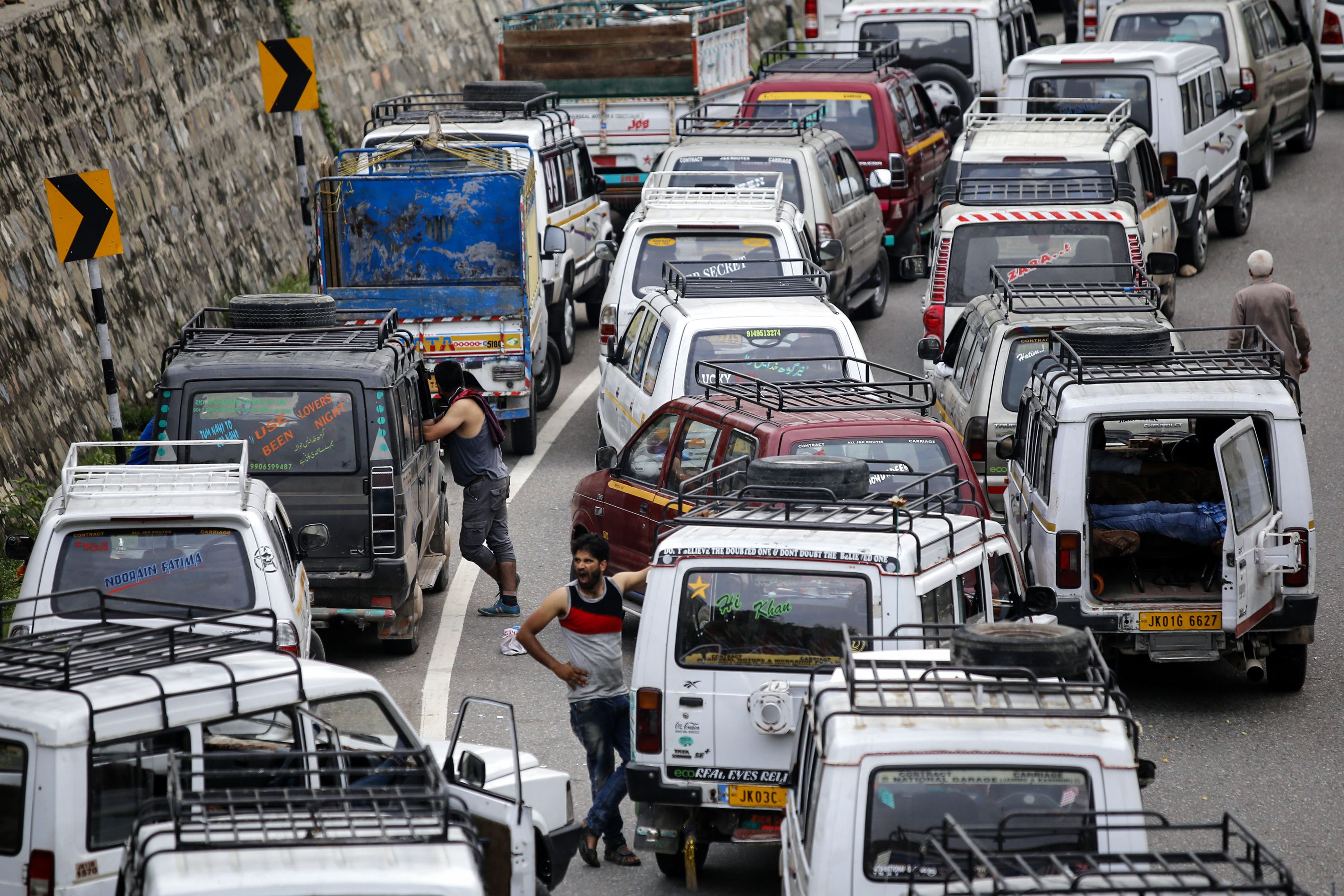 Ias Officer Car Hd Wallpaper Download - wallpaper