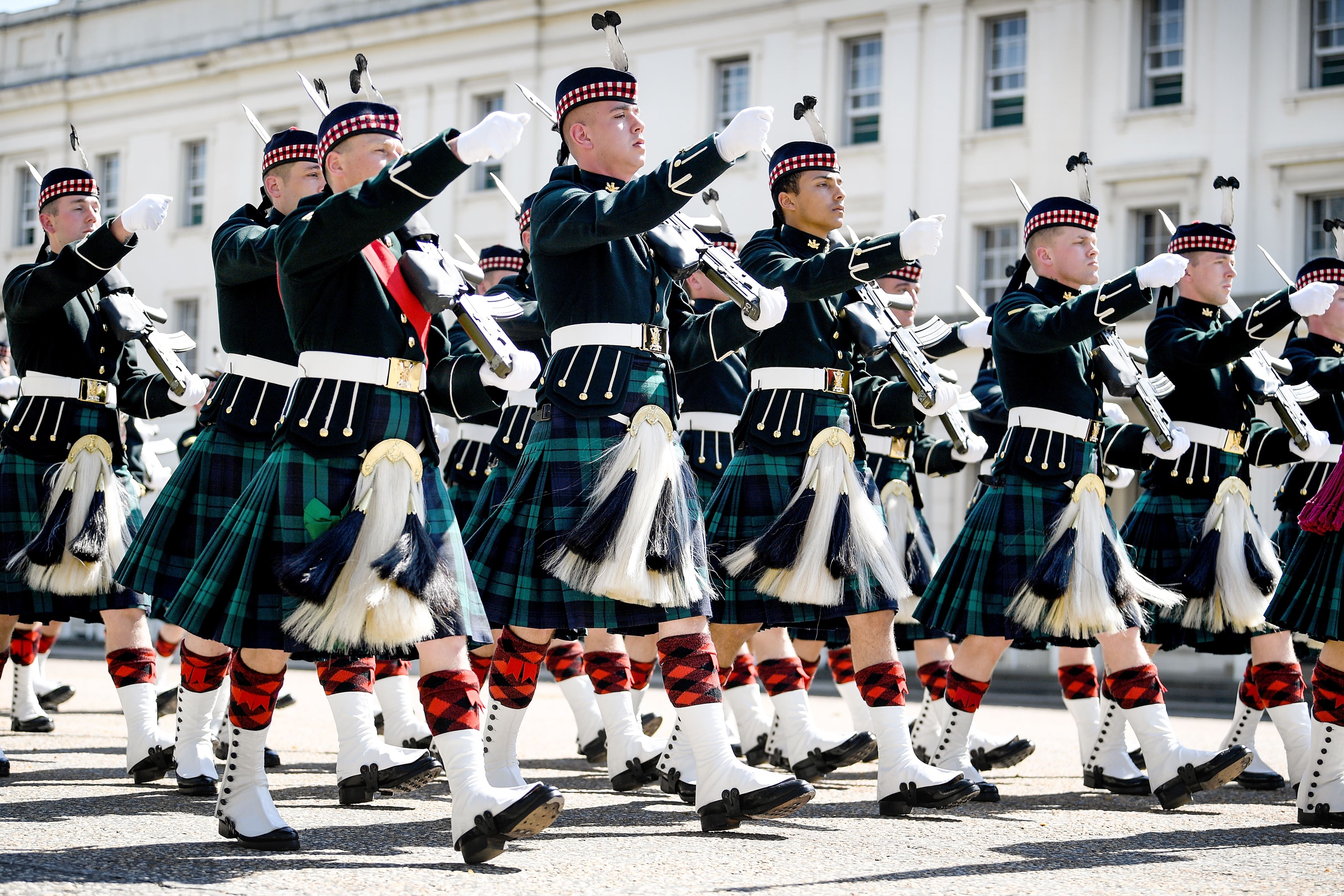 kilt military uniform
