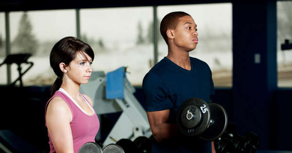 Does Lifting Weights Stunt Growth In Teens