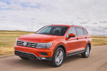 Research 2020
                  VOLKSWAGEN Tiguan pictures, prices and reviews