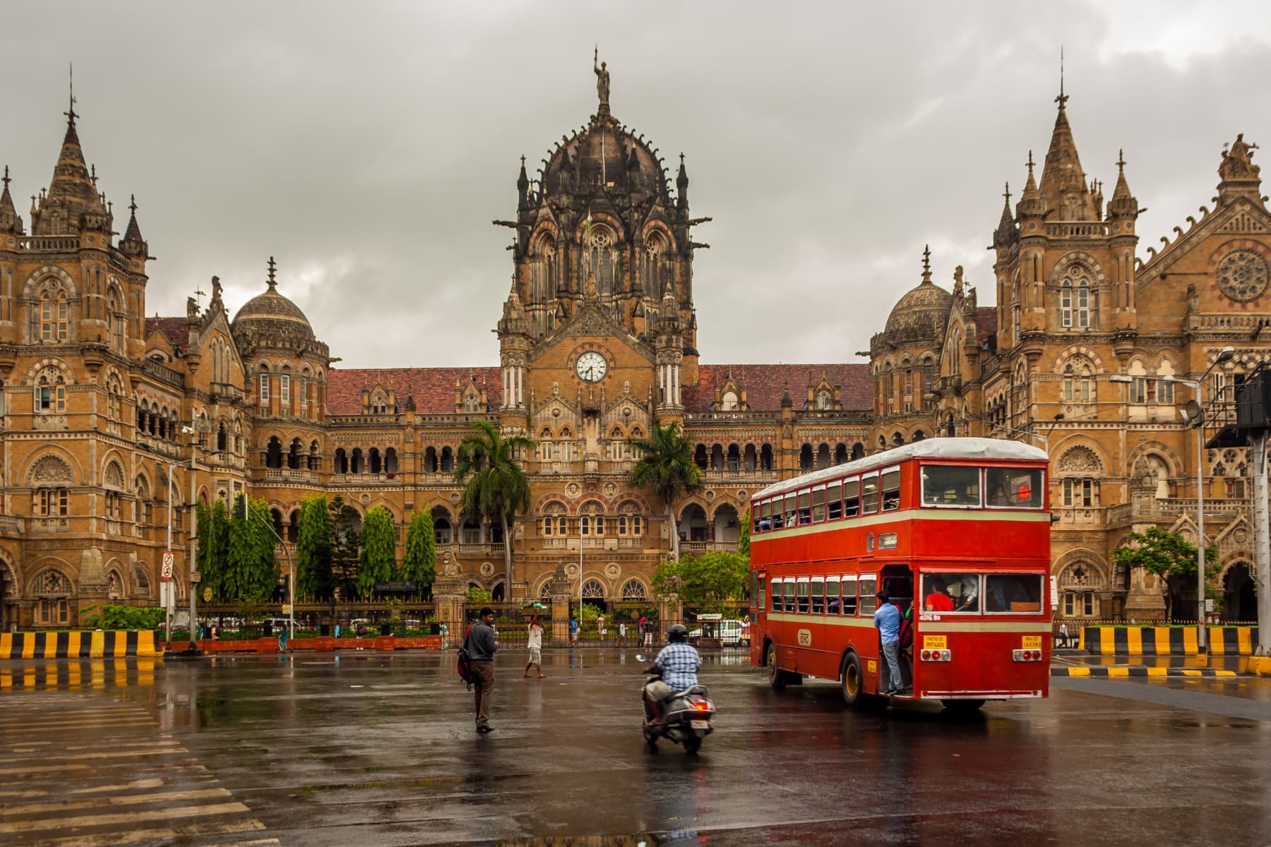 India germany. Мумбаи Индия. Мумбай Бомбей Индия. Мумбаи агломерация. Индия ворота Индии (г. Мумбаи) внутри.