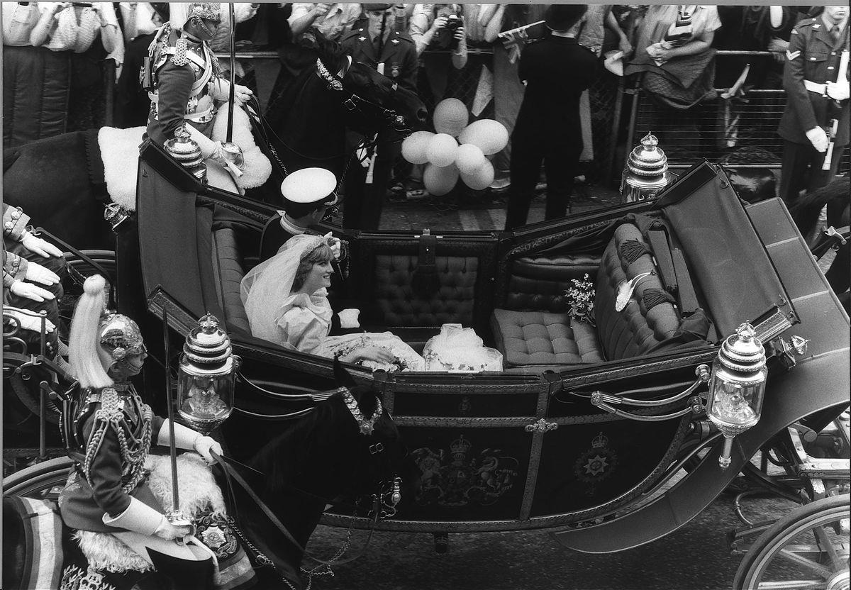 <p>The couple's carriage drove along Fleet Street on their way to Buckingham Palace.</p>