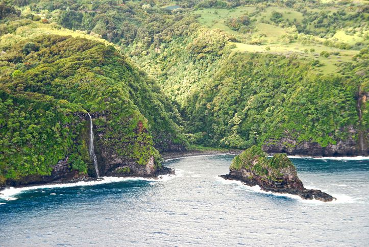 <p>Nested in between the Wailau and Papalaua valleys on the northern shore of Molokai is Kahiwa Falls. On a windy day, this six tiered waterfall can be seen rising upwards. </p>