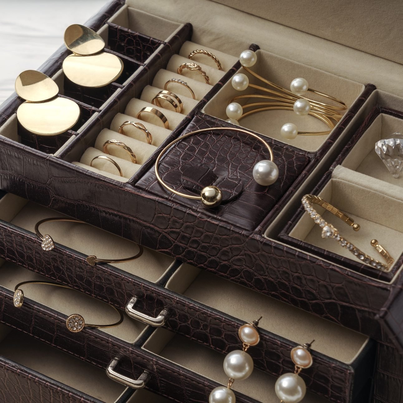 12 Jewelry Storage Ideas to Smartly Display Your Accessories