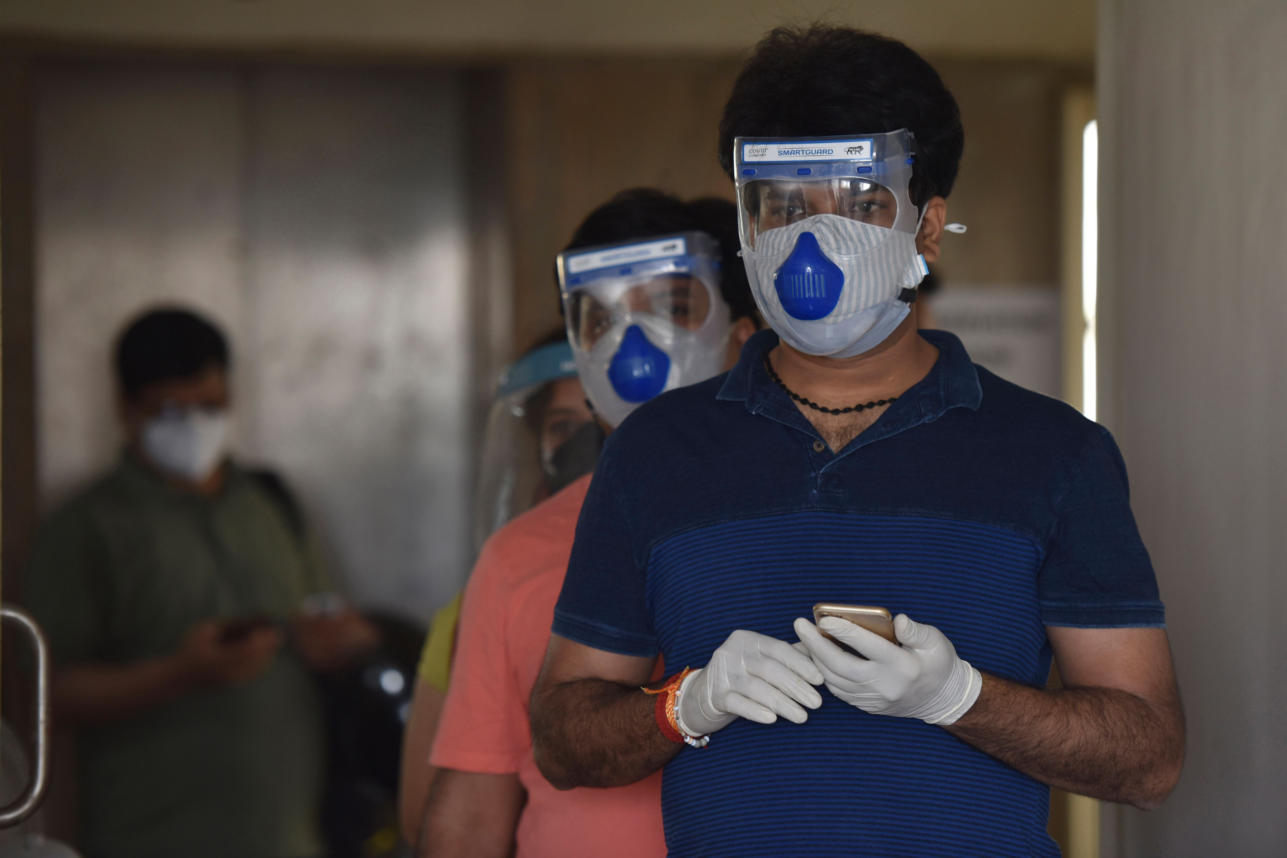 NOIDA, INDIA - MAY 20: People waiting to be vaccinated against Covid-19 at the Sector 30 district hospital, on May 20, 2021 in Noida, India. (Photo by Sunil Ghosh/Hindustan Times via Getty Images)
