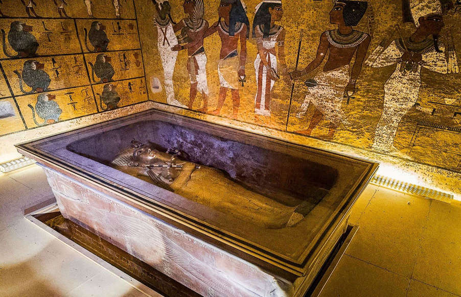 A Tumba de Tutankhamon exemplo de luxuosidade do Egito antigo